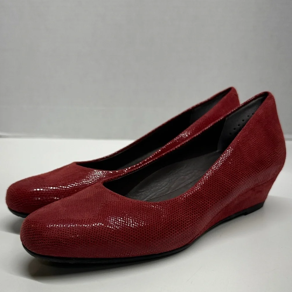 SAS Sofia Wedges Dress Pumps Shoes Snakeskin Leather Red New Size 8.5 Narrow
